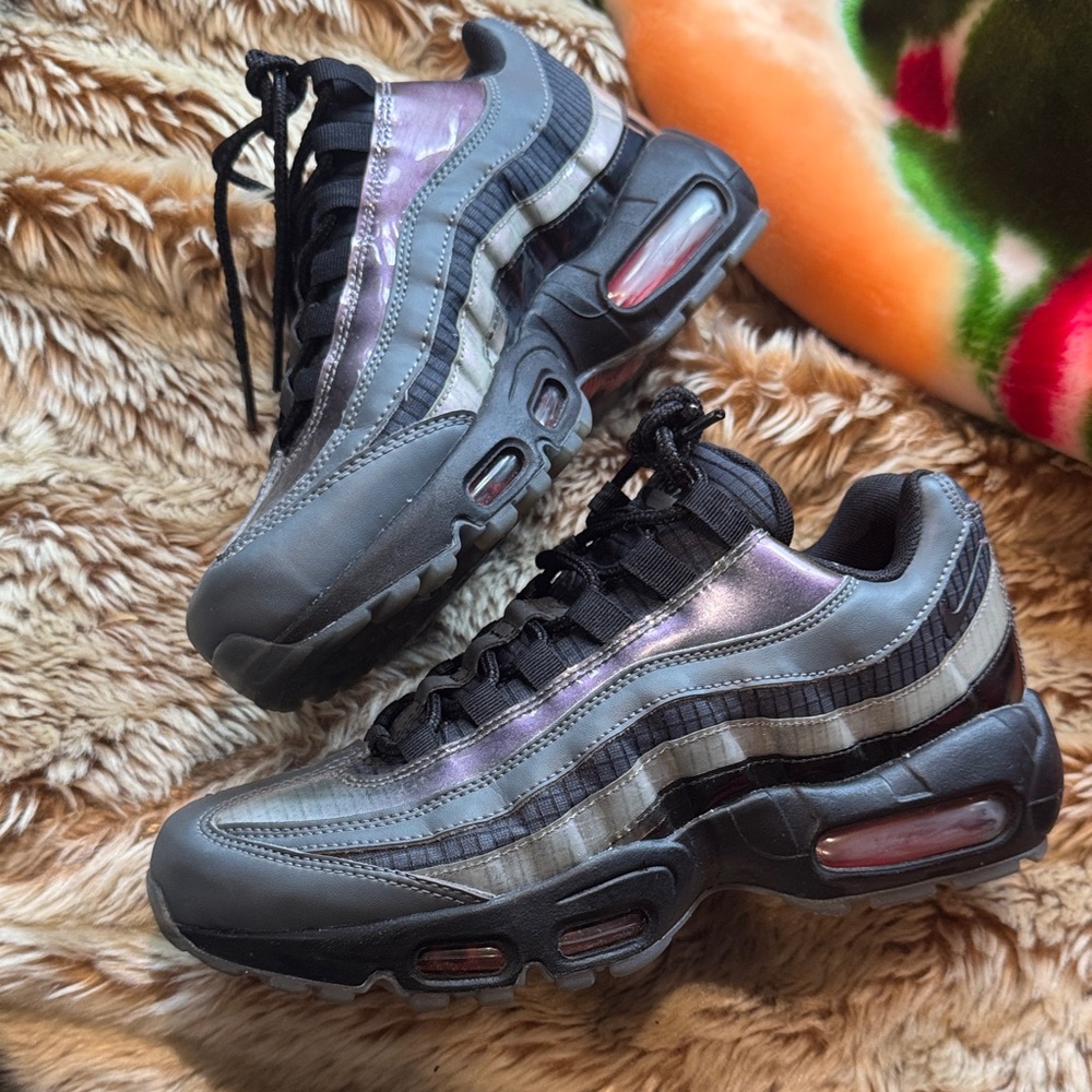 Nike Women's Sneakers - Black and Purple